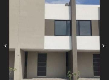 Casa de 3 habitaciones, Zapopan · Casa en Renta con Roof Garden, en Accanta, por Parques de Tesistán