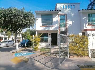 Casa de 2 habitaciones, León · Renta Casa en Fraccionamiento por Terminal Delta y Centro Comercial Altacia