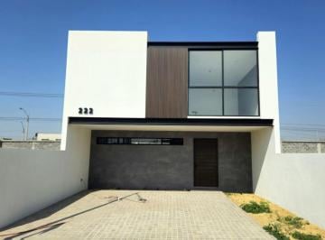 Casa de 4 habitaciones, León · Venta de Casa en Bosques de Breda
