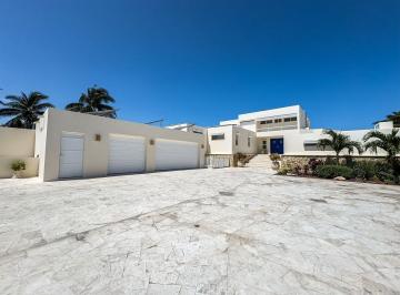 8a97f633a7d28f990776cdaf046c51edf0f7349b3884d4be4eedc7e8ab1f130b · Residencia de Lujo Frente Al Mar