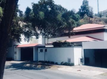 Casa · 4 Recámaras · 2 Estacionamientos · Terreno 452 m² con Construcción Existente · La Herradura, Huixquilucan