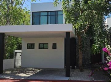 Casa en condominio de 3 habitaciones, Mérida · Se Renta Casa en Residencial en Altozano, Mérida