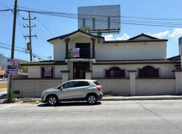 Casa · 272m² · 4 Recámaras · 2 Estacionamientos · Casa en del Maestro