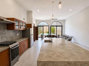 6f17d6fe286f15ff43e4ccceeba5130b4e9d46564bc6a7ed2bc90b206c83679b · Casa Colonial Remodelada con Piscina en El Centro Histórico de Mérida
