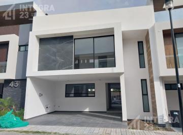 Casa · 350m² · 4 Recámaras · 2 Estacionamientos · Casa en Venta en Lomas 3, Entrega en Agosto, de Oportunidad