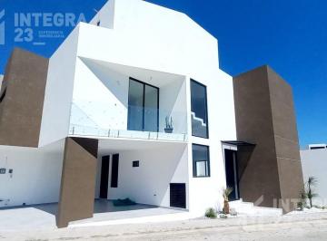 Casa · 227m² · 4 Recámaras · 2 Estacionamientos · Casa en Venta en Esquina, Entrega Inmediata, Lomas de Angelópolis III, Precio de Oportunidad
