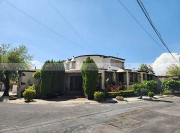 Casa · 356m² · 4 Recámaras · 2 Estacionamientos · Casa en Venta en Contry La Silla