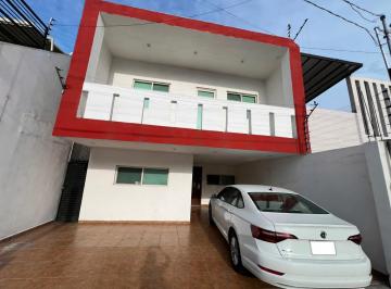 Fachada de la Casa · Casa en Venta en Mitras Centro, Monterrey