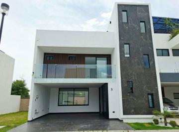 Casa · 279m² · 3 Recámaras · 2 Estacionamientos · Casa en Venta, Lomas de Angelópolis Puebla, Parque Tlaxcala, Estudio y Baño Completo en Planta Baja
