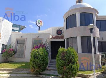 Casa · 500m² · 3 Recámaras · 2 Estacionamientos · Casa en Renta y Venta en Pulgas Pandas Norte con Alberca