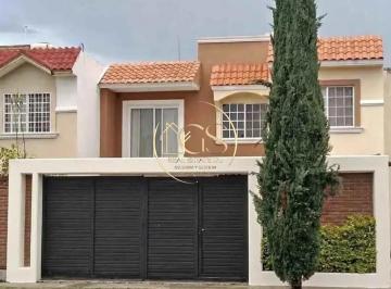Casa · 122m² · 3 Recámaras · 2 Estacionamientos · Casa en Venta Gran Hacienda Celaya