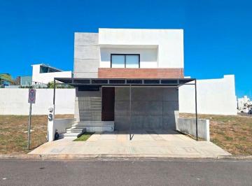 6aa59d89b2358906216859663b6ab0ee62581016917876958ae7c6b91f19b7b2 · Casa en Venta en Veracruz Fracc. Lomas de La Rioja