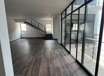 Casa en condominio · 300m² · 3 Recámaras · 2 Estacionamientos · Casa en Condominio en Venta en Valle de Tepepan con Terraza y Jardín