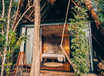 Edificio · 5000m² · 8 Recámaras · Hotel Sustentable en Venta en Bacalar Frente a La Laguna