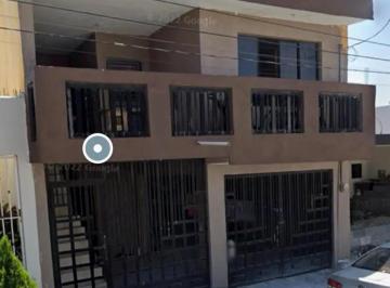 1 · Casa en Venta en La Colonia Arboledas del Oriente, Zona La Fe, Guadalupe, Nl