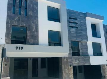 1 · Casa en Venta en Paseo del Vergel en Zona Carretera Nacional