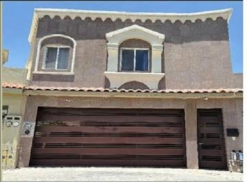 1 · Casa en Venta en Fraccionamiento Urbi Quinta Montecarlo, San Nicolás de Los Garza, N. L. Zona San N