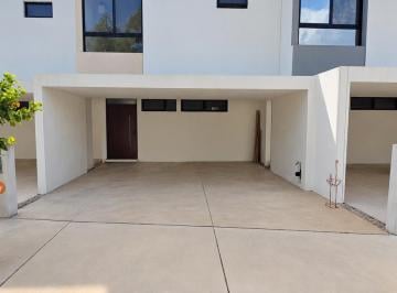 Casa en condominio de 2 habitaciones, Mérida · Townhouse en Venta 2 Hab, 3 Baños, Macora 86,santa Rita Cholul