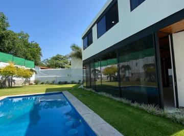 Casa · 350m² · 5 Recámaras · 6 Estacionamientos · Casa en Venta Dentro de Fracc. Sumiya en Jiutepec, Mor. con Vigilancia