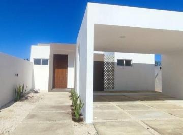 fdffe38dd1c00a37129da04173f4ceec36cf530a6a7894b3f9886eb5921f50ab · Residencia de Lujo con 3 Recámaras y Alberca en Privada de Cholul
