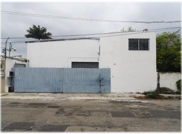 16eb1ddced99765a21f4c0ae6dbc0078eaf38156a01906dce2771821dd121d7a · Bodega de 1192 m² con Anden, en Venta, Col. García Ginerés