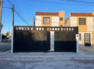 Casa de 2 habitaciones, Jesús María · Ram - Casa en Venta, en Esquina y con Excedente. en Ruiseñores