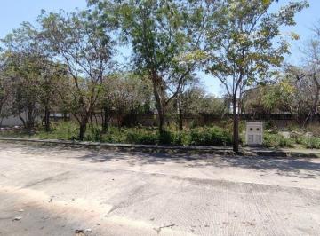 7364bd8832a103815055c2febcdb83b7f8370d7d057758ed73192767acedff3e · Terreno en Privada Parque Central. Lote #15
