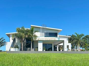 Casa · 550m² · 2 Recámaras · 4 Estacionamientos · Casa en Fraccionamiento Lagunas de Miralta