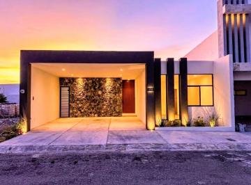 Casa · 165m² · 2 Recámaras · 2 Estacionamientos · Casa en Venta Saltillo