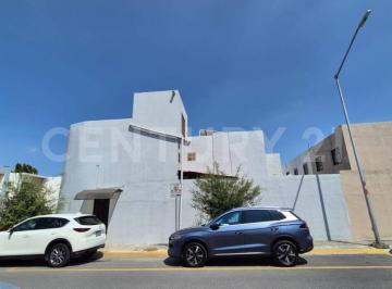 Casa · 180m² · 4 Recámaras · 2 Estacionamientos · Casa en Renta en Col. Nexxus Platinum en Escobedo
