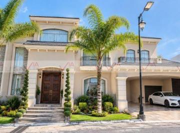 Casa · 420m² · 4 Recámaras · 2 Estacionamientos · Casa en Venta en Lagos del Vergel