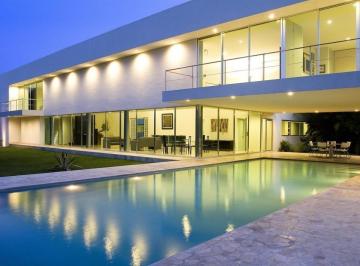7c088bbe7026d1a5ab674690719a350bd7c74f8d17fd0a5dbd3867d0c3e082ba · Residencia Minimalista de 2,100 m² en Cholul, Mérida