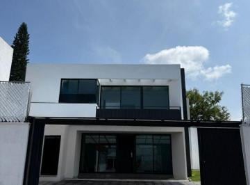 Casa de 3 habitaciones, Cuautla · Casa de 300 m² con 3 Recámaras en Venta en Tetelcingo Muy Cerca de Los Comercios