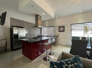 Casa de 3 habitaciones, Monterrey · Residencia en Venta de 3 Niveles con Sótano