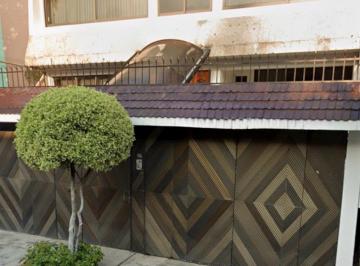 Casa · 318m² · 4 Recámaras · 4 Estacionamientos · Venta Casa Paseos de Taxqueña Coyoacan 4 Recamaras Jardin Amplio 4 Estacionamientos