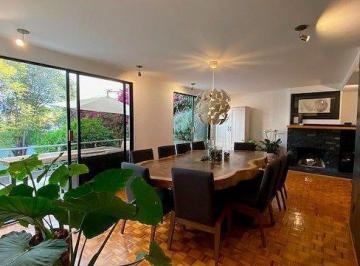Casa · 411m² · 5 Recámaras · 3 Estacionamientos · Casa en Venta en Tetelpan Remodelada con Jardín y Terraza