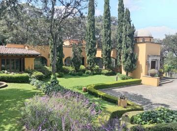 Casa · 980m² · 4 Recámaras · 20 Estacionamientos · Casa en Venta en Tlalpuente con 6,800 m² de Terreno