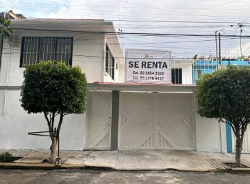 Casa · 290m² · 4 Recámaras · 2 Estacionamientos · Casa en Renta en Jardines de Churubusco, Alcaldía Iztapalapa