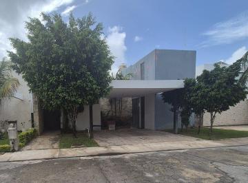 cb39edbc0e66be0590518d9897af71871b83aa638874ecdd8fe60cba6cb6ab53 · Residencia de Una Planta con Piscina en Punta Lomas