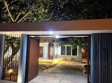 59f181d4ceaf5ea29b80b46d433d5977fbce212ffc67a32947ffba6ac120921e · "Casa Amapola” en Renta a Una Cuadra del Parque Las Américas