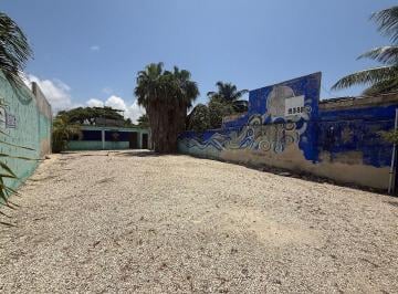 dd5945dd30548231c910a04c0aa11f60c4439e115a2db6abbecf3cdf3320fb5e · Terreno con Construcción en Venta, Chicxulub Puerto, Yucatán