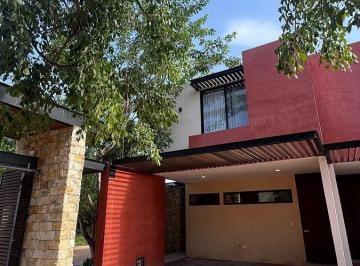 7bad73d1c5916a09301cdeffe2dfd15aa697993139b2981dea71615b31b8d785 · Townhouse de 2 Recámaras con Piscina en Renta