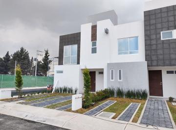 Casa en condominio · 102m² · 3 Recámaras · 2 Estacionamientos · Casa en Venta Zinacantepec Téc de Monterrey Tren