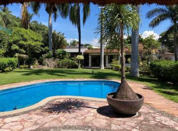 Casa · 355m² · 3 Recámaras · 4 Estacionamientos · Casa - Fraccionamiento Rinconada Palmira