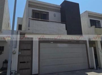 Casa · 186m² · 3 Recámaras · 2 Estacionamientos · Casa en Venta en Centrika 1 Sector