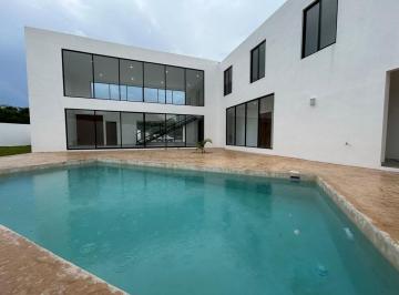 Casa · 430m² · 4 Recámaras · 10 Estacionamientos · Casa en Venta en Jardines de La Rejoyada, Mérida Yucatán