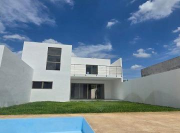 Casa · 410m² · 4 Recámaras · 3 Estacionamientos · Casa en Venta en Dzitya, Mérida Yucatán (Eb - Vs8343)