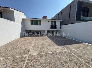 Casa de 3 habitaciones, Querétaro · Casa en Venta en Real de Juriquilla | Diseño Minimalista y Jardín Rah639