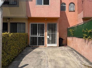 Casa · 2 Recámaras · 1 Estacionamiento · Casa Muy Cómoda en Emiliano Zapata.