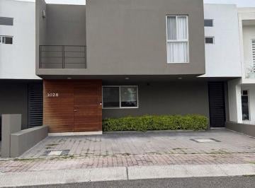 Casa de 4 habitaciones, Querétaro · Casa en Renta Amueblada Condesa Juriquilla